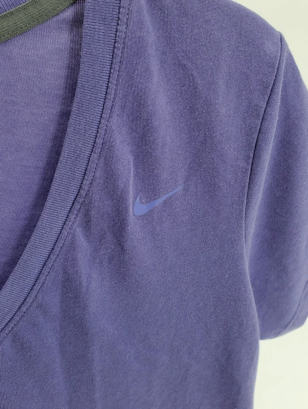 Nike Dri-Fit V-Neck Regular Fit Tee - Size Large